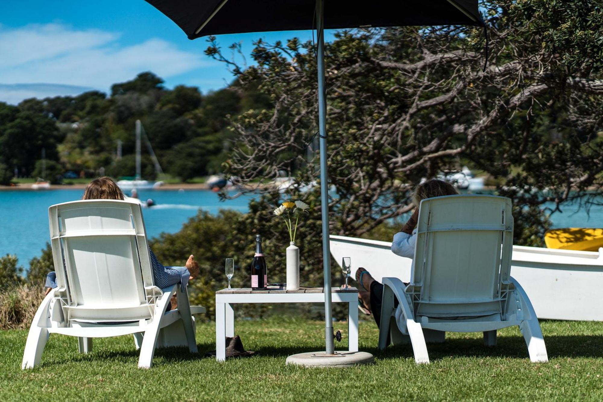 Apartament Boatsheds On The Bay, Waiheke Island Ostend Zewnętrze zdjęcie